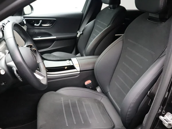 Mercedes-Benz C-Klasse (2024) — foto 5 van 31