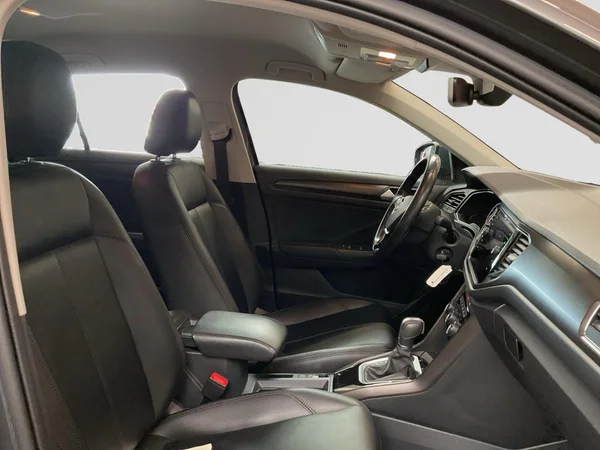 VOLKSWAGEN T-Roc (2019) — foto 40 van 51