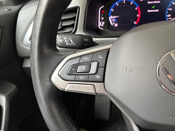 VOLKSWAGEN T-Roc (2023) — foto 15 van 25
