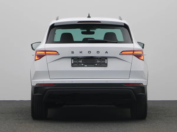 SKODA Karoq (2023) — foto 18 van 21