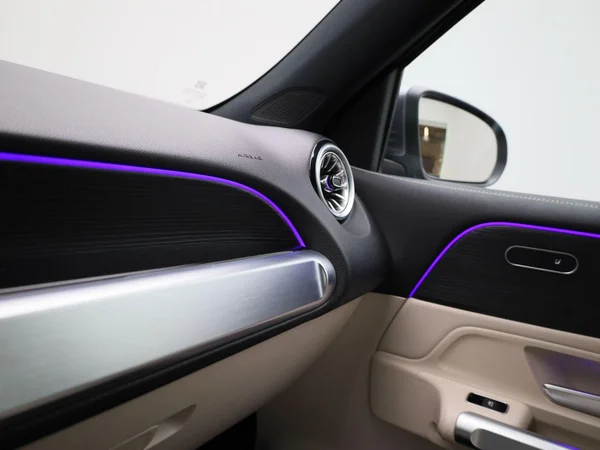 Mercedes-Benz EQB (2022) — foto 27 van 48