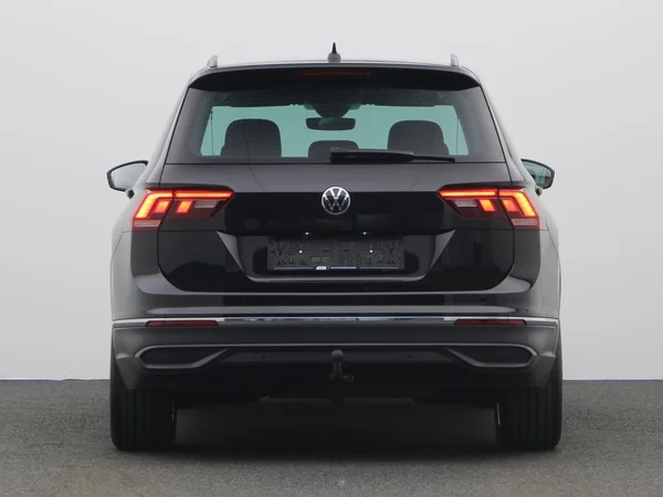 VOLKSWAGEN Tiguan (2021) — foto 19 van 22