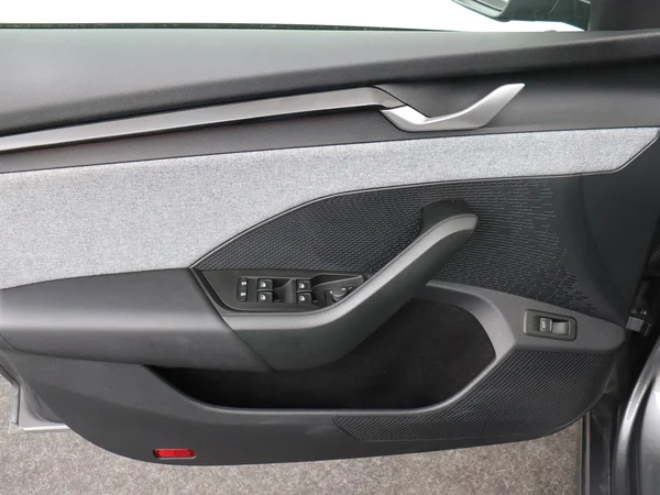 SKODA Octavia Combi (2024) — foto 10 van 19