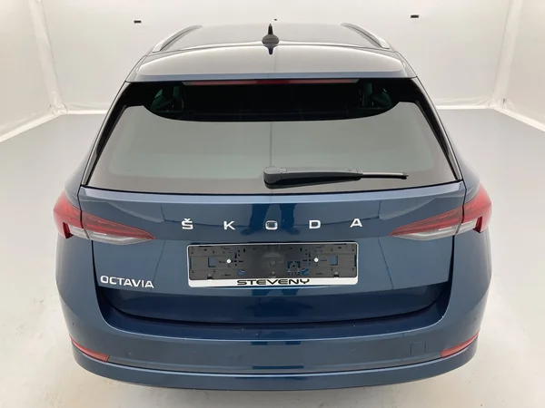 SKODA Octavia Combi (2021) — foto 9 van 36