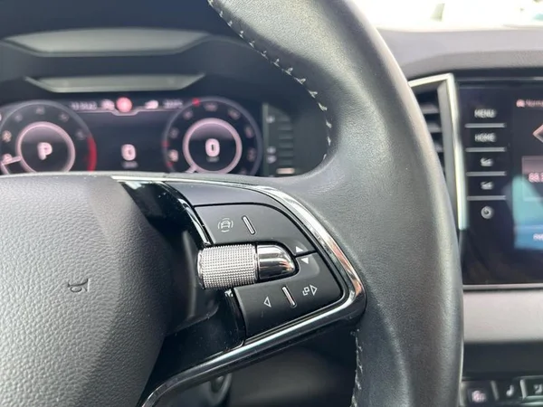 SKODA Karoq (2020) — foto 18 van 34