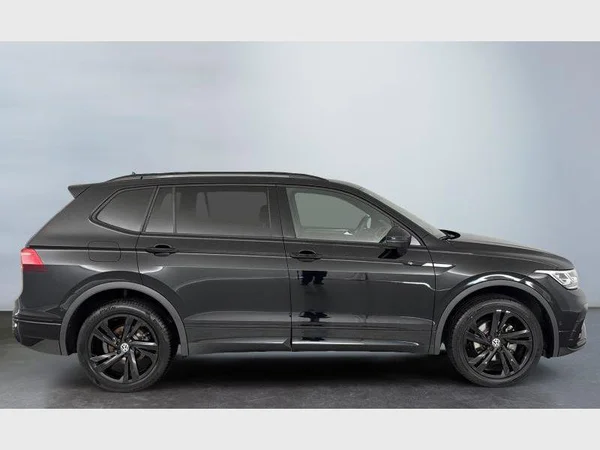 Volkswagen Tiguan Allspace (2023) — foto 23 van 40