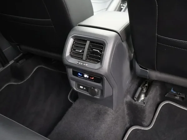 Volkswagen Tiguan Allspace (2024) — foto 20 van 35