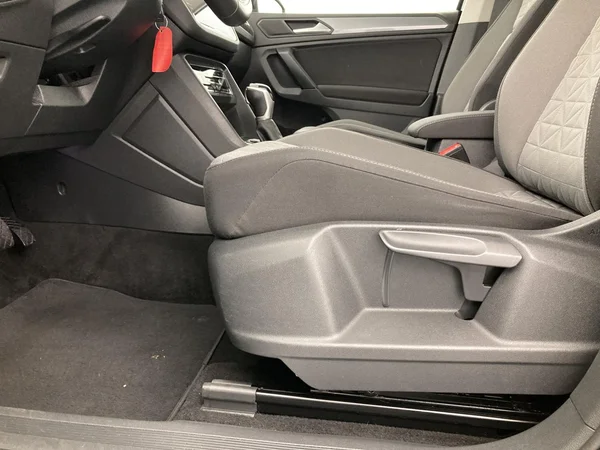 VOLKSWAGEN Tiguan (2022) — foto 26 van 36