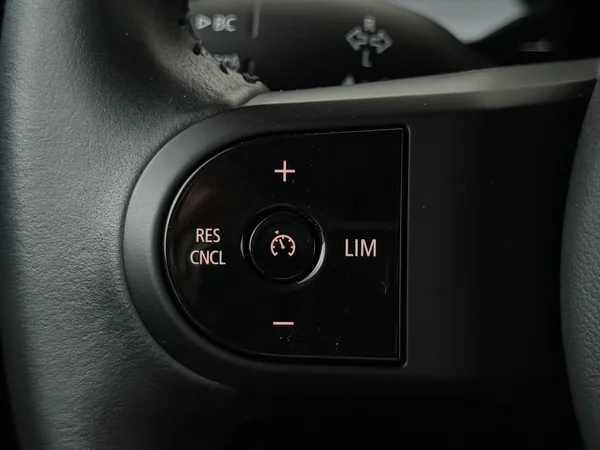 MINI Cooper SE (2023) — foto 9 van 31
