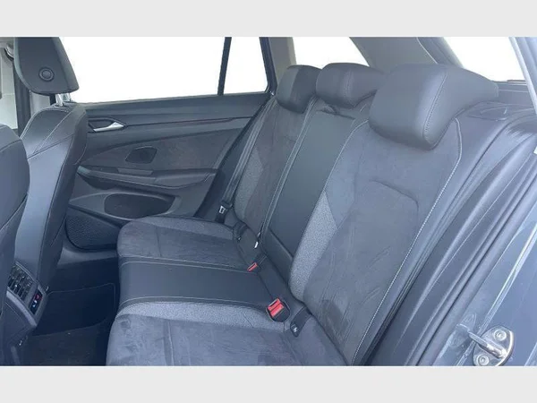 Volkswagen Golf VII SW (2025) — foto 2 van 28