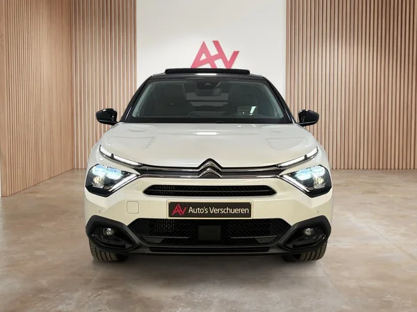 Citroen C4 (2023) — foto 1 van 31