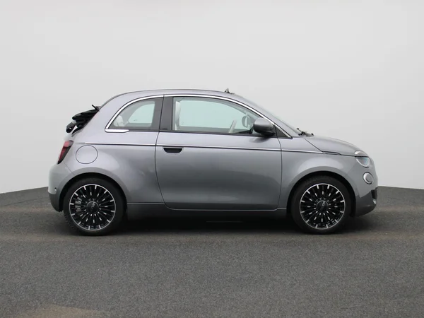 Fiat 500e (2023) — foto 37 van 39
