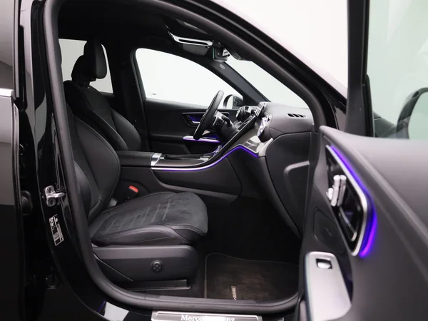 Mercedes-Benz GLC (2025) — foto 38 van 49