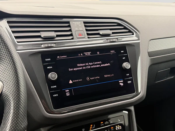 VOLKSWAGEN Tiguan (2023) — foto 19 van 23