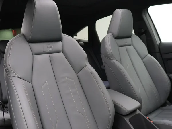 Audi Q4 Sportback e-tron (2023) — foto 25 van 30