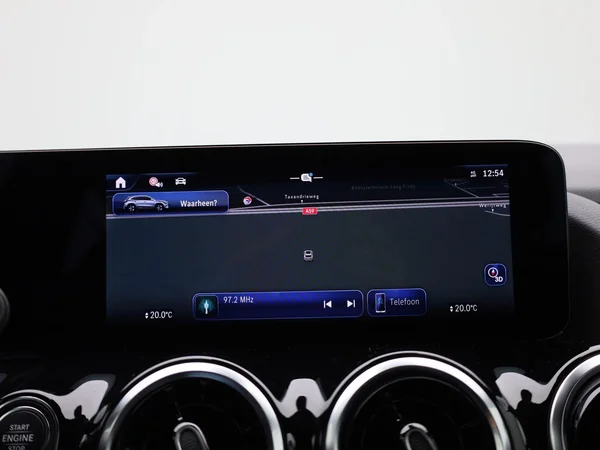 Mercedes-Benz GLA (2025) — foto 10 van 50