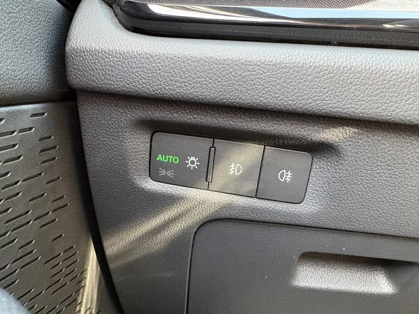 SKODA Octavia Combi PHEV (2024) — foto 16 van 23