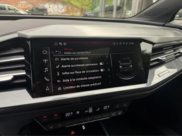 AUDI Q4 e-tron (2025) — foto 3 van 15