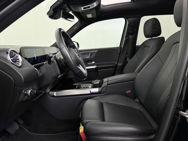 MERCEDES GLB 180 (2021) — foto 2 van 31