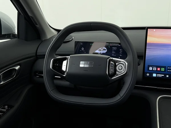 GEELY Starray EM-i (2026) — foto 14 van 29