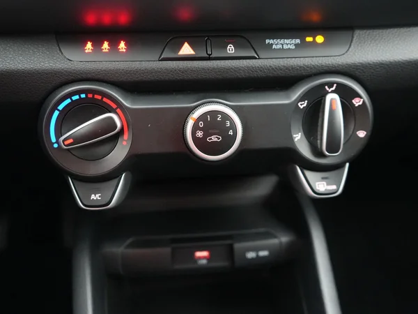 Kia Stonic (2024) — foto 9 van 22