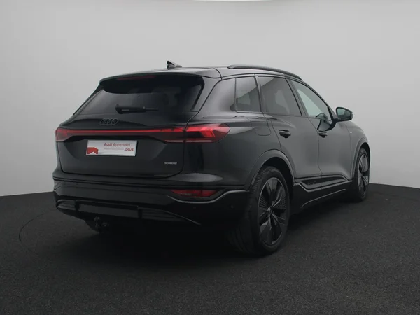 AUDI Q6 e-tron (2026) — foto 15 van 21