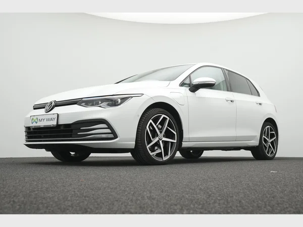 VOLKSWAGEN Golf VIII eHybrid (PHEV) (2020) — foto 8 van 31