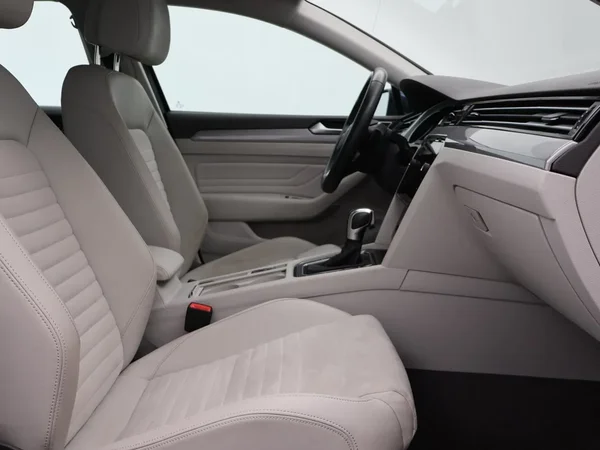 Volkswagen Passat (2023) — foto 28 van 29