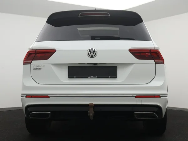 VOLKSWAGEN Tiguan Allspace (2020) — foto 17 van 30