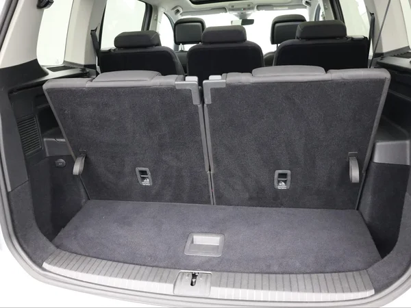 VOLKSWAGEN Touran (2022) — foto 3 van 25