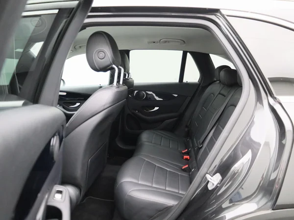 Mercedes-Benz GLC (2021) — foto 2 van 44