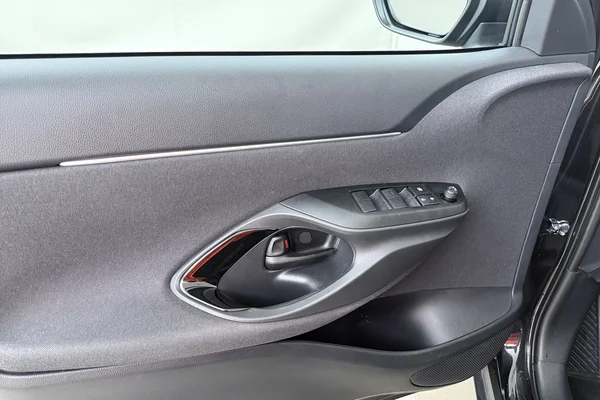 Toyota Yaris Cross Hybrid (HEV) (2025) — foto 8 van 18