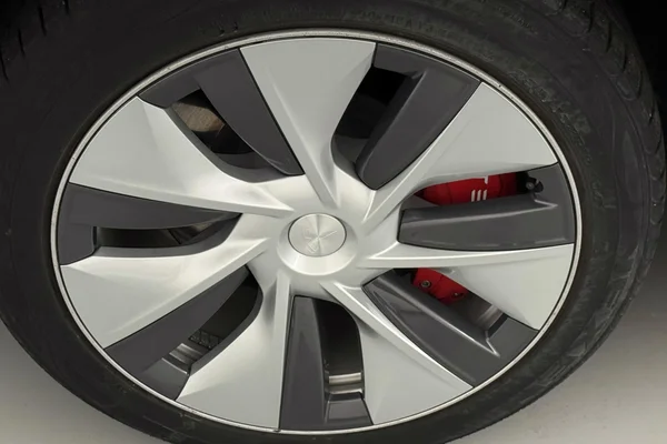 Tesla Model 3 (2023) — foto 19 van 36