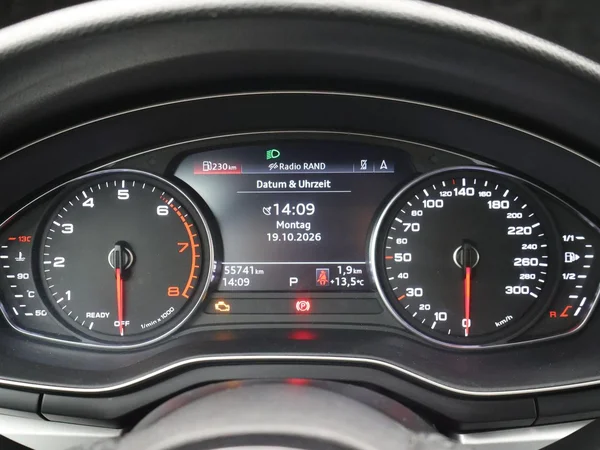 AUDI A4 Avant (2023) — foto 9 van 30