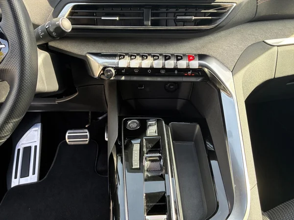 PEUGEOT 3008 (2023) — foto 3 van 24