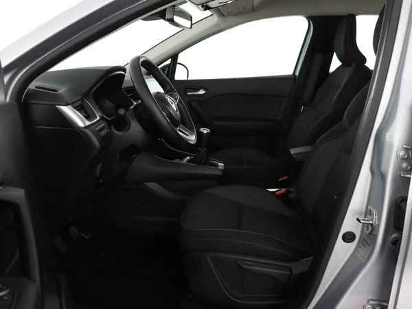 RENAULT Captur (2022) — foto 2 van 28