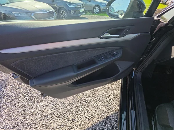 VOLKSWAGEN Golf VIII (2023) — foto 7 van 24
