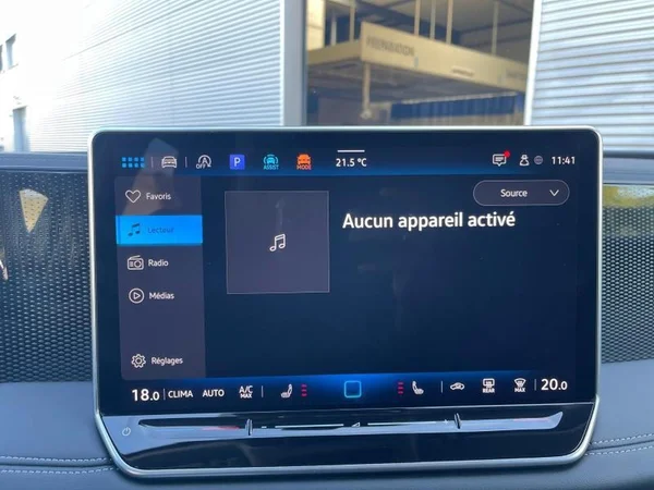 VOLKSWAGEN Tiguan (2024) — foto 14 van 29