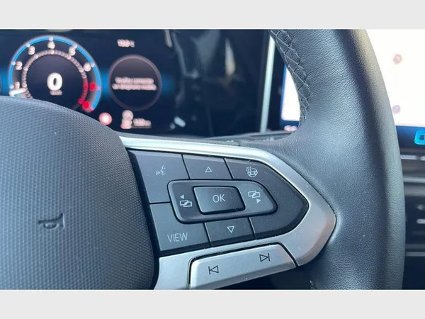 Volkswagen Golf VII SW (2025) — foto 7 van 28