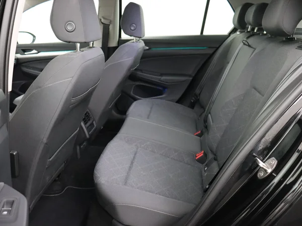 VOLKSWAGEN Golf (2024) — foto 5 van 28