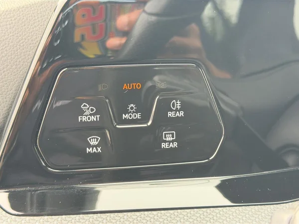 VOLKSWAGEN Golf VIII SW (2024) — foto 5 van 24