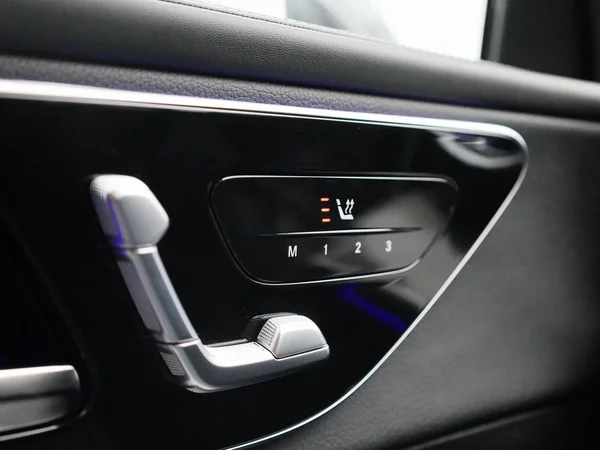 Mercedes-Benz GLC (2025) — foto 31 van 49