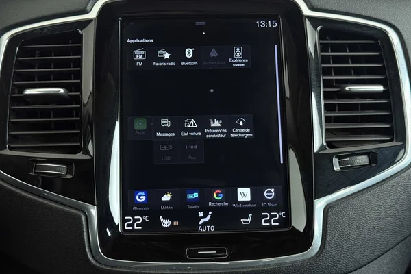 Volvo XC90 PHEV (2019) — foto 14 van 41