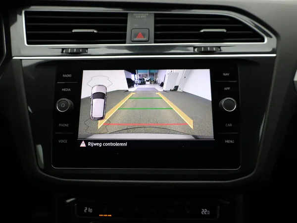 VOLKSWAGEN Tiguan (2019) — foto 16 van 18