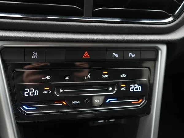 VOLKSWAGEN T-Roc (2024) — foto 10 van 25