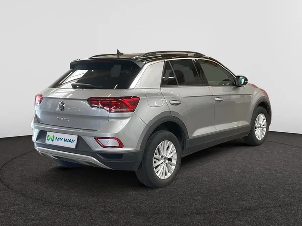 VOLKSWAGEN T-Roc (2022) — foto 18 van 22