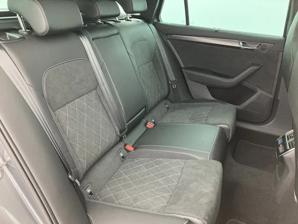SKODA Superb Combi (2023) — foto 17 van 31