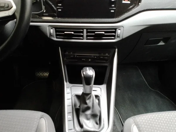 VOLKSWAGEN Polo (2024) — foto 4 van 23