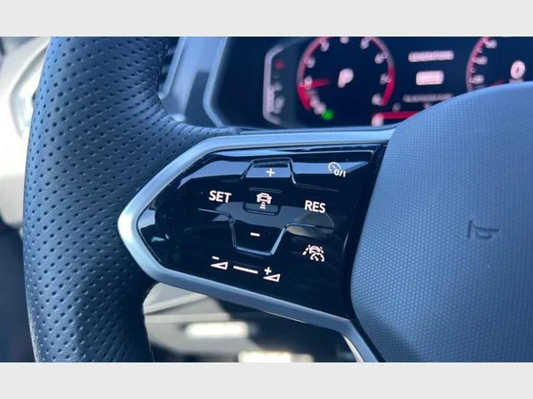 Volkswagen Tiguan (2023) — foto 8 van 21