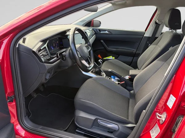 VOLKSWAGEN Polo (2022) — foto 7 van 11